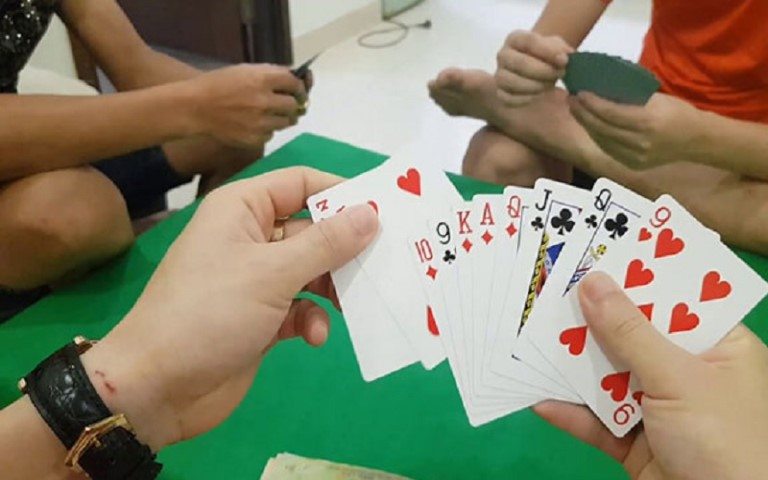 Hướng Dẫn Cách Chơi Bài Tiến Lên Miền Trung Bạn Nên Biết